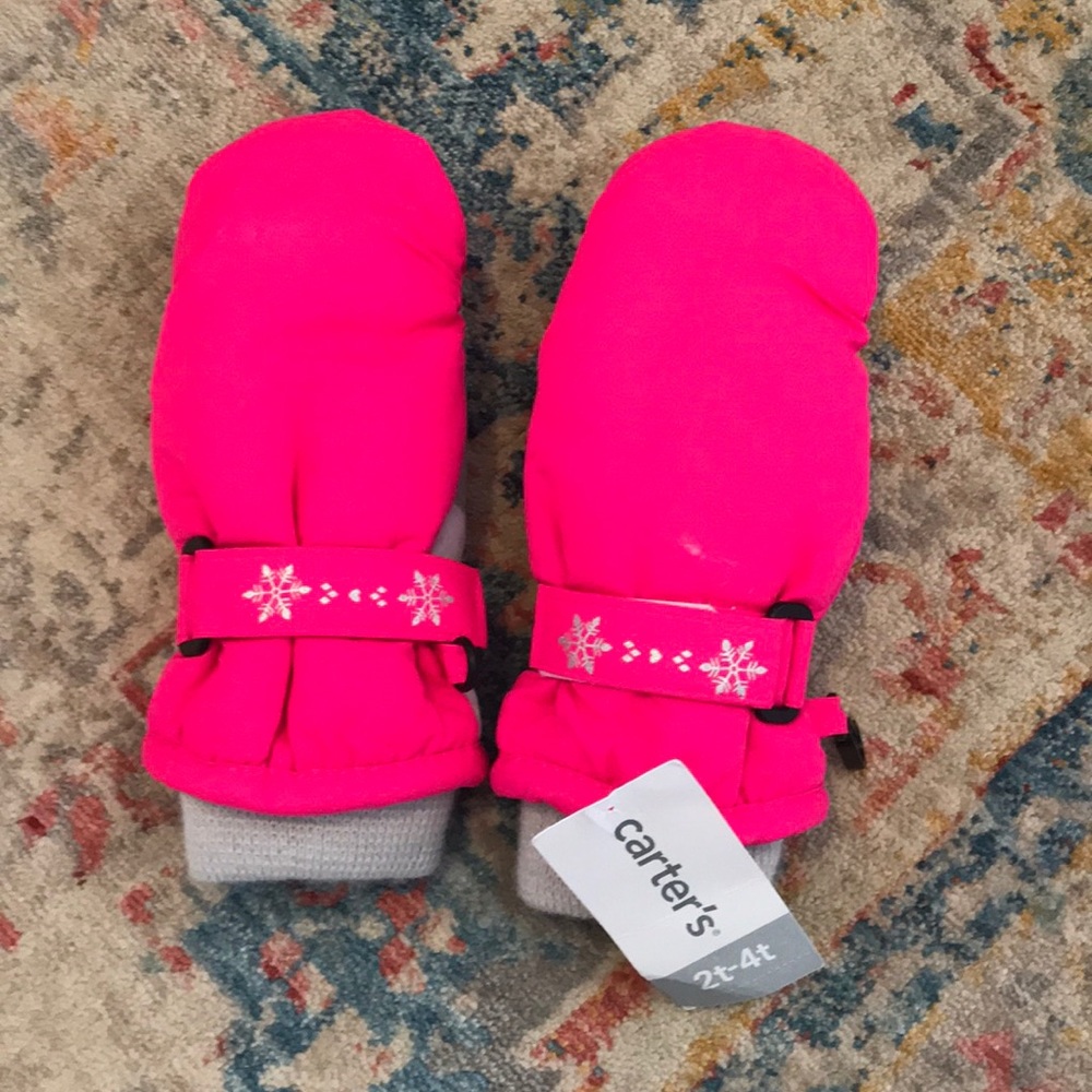 Pink winter gloves